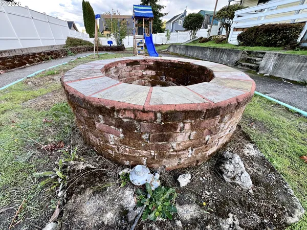 $470,000 | 315 West D Street, Rainier, OR 97048