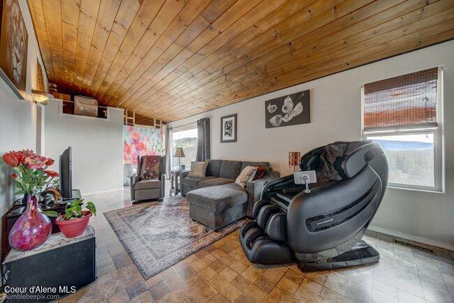 6555 East Pine Road Coeur D'Alene, ID 83814 - Photo 9 of 31 022_bb193557-22_86