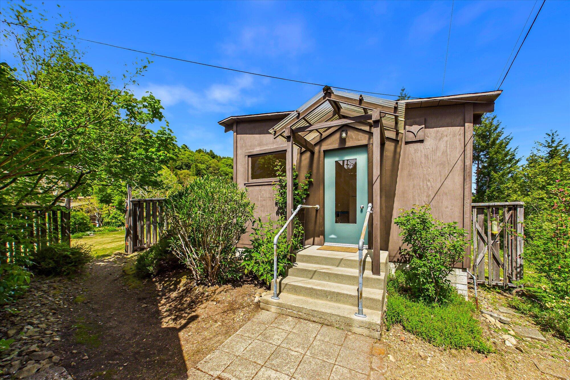 303 Hungry Gulch Road Whitethorn, CA 95589 - Photo 18 of 58