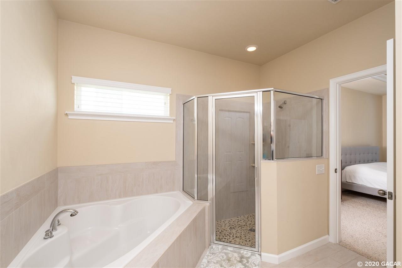 9876 Northwest 17th Road Gainesville, FL 32606 - Photo 11 of 24 Master Bath