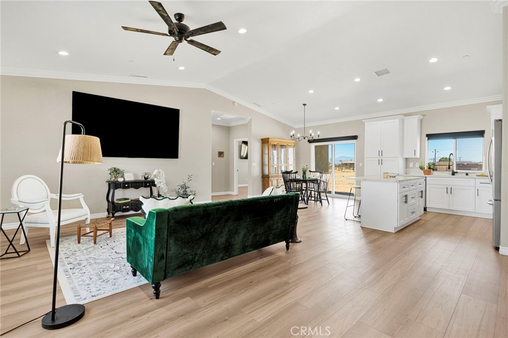 10770 Chipmunk Road Apple Valley, CA 92308 - Photo 6 of 35