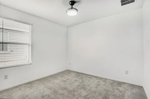 $1,575 | 206 Kings Row Lane, Jarrell, TX 76537