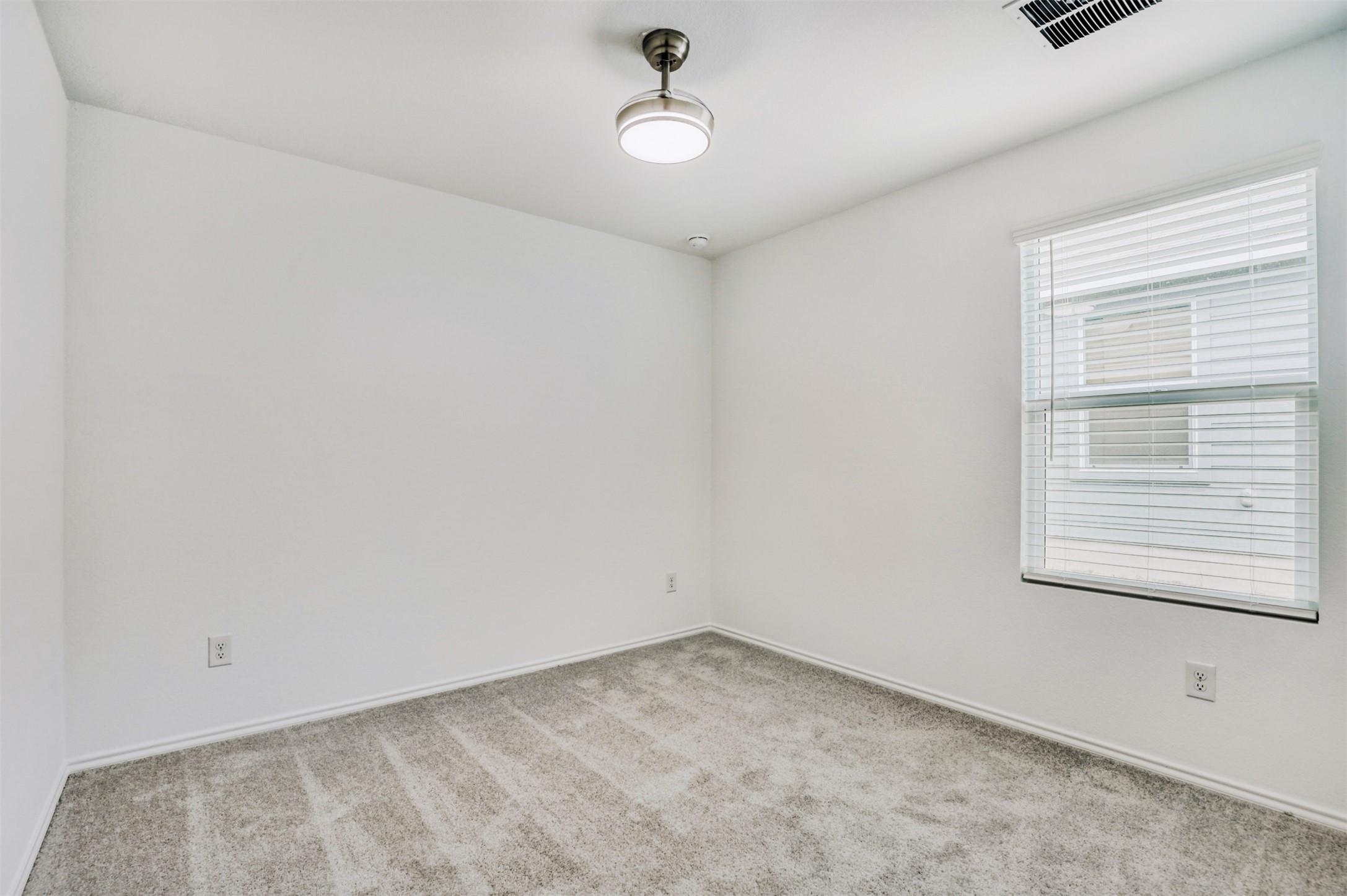 206 Kings Row Lane Jarrell, TX 76537 - Photo 16 of 19