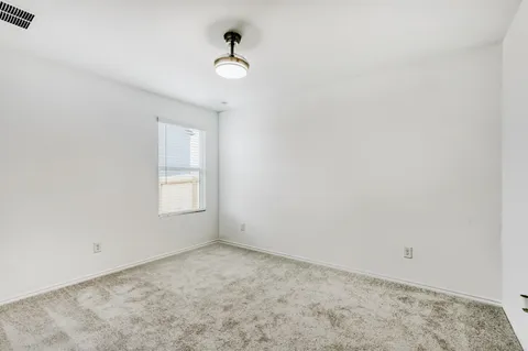 $1,575 | 206 Kings Row Lane, Jarrell, TX 76537