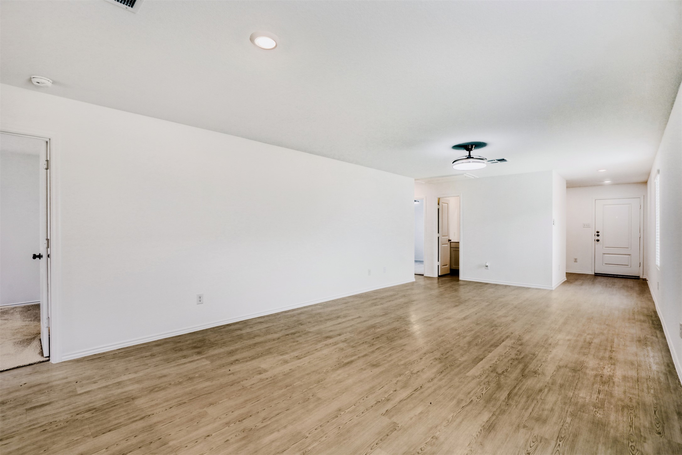 206 Kings Row Lane Jarrell, TX 76537 - Photo 10 of 19