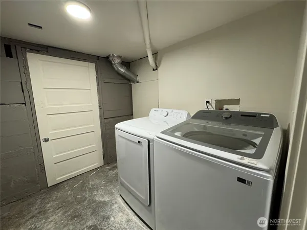 $1,379,000 | 811 Northeast 66th Street, Seattle, WA 98115