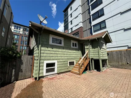 $1,379,000 | 811 Northeast 66th Street, Seattle, WA 98115
