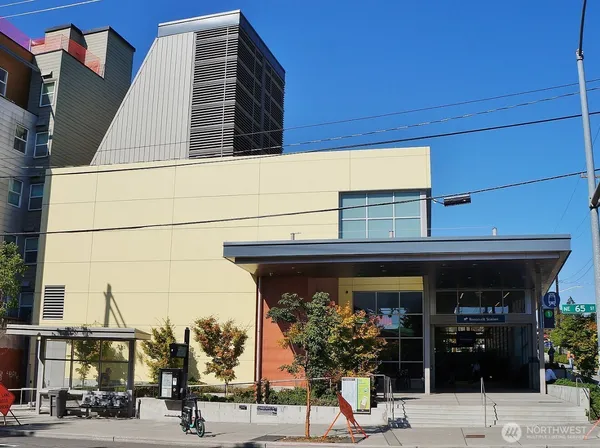 $1,379,000 | 811 Northeast 66th Street, Seattle, WA 98115