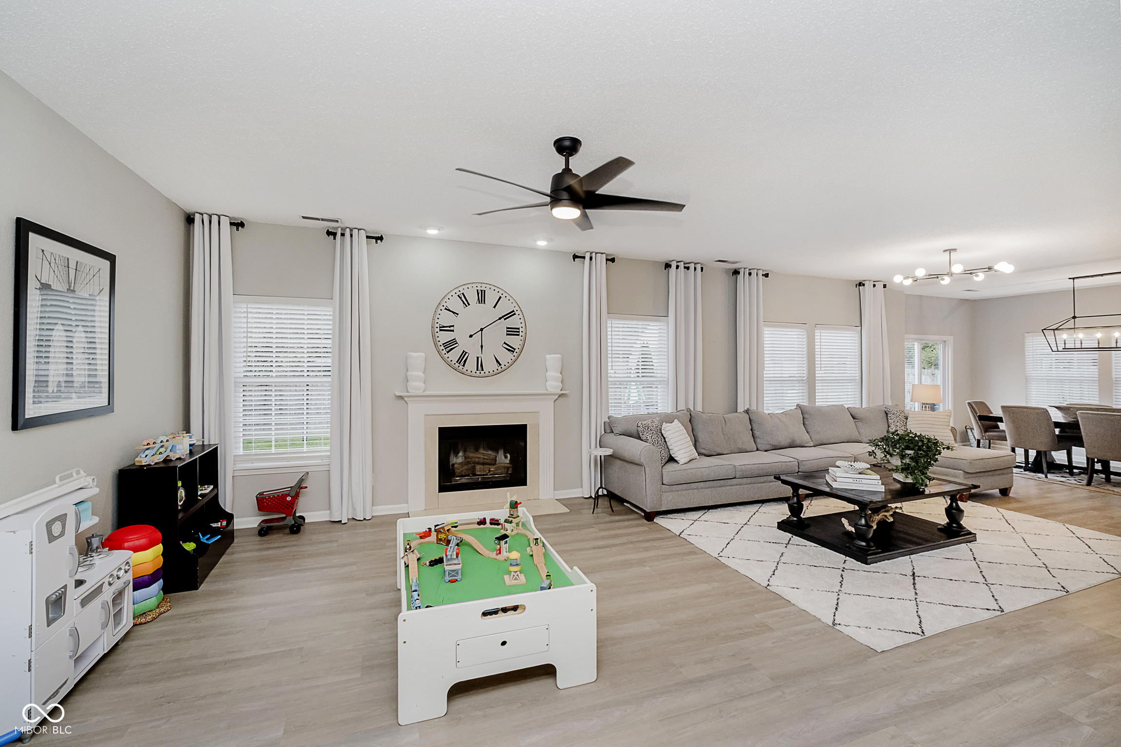 12253 Rambling Road Fishers, IN 46037 - Photo 8 of 32 Gallery Image 8
