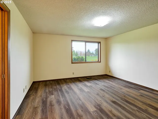 $422,000 | 2135 Country Club Terrace, Woodburn, OR 97071