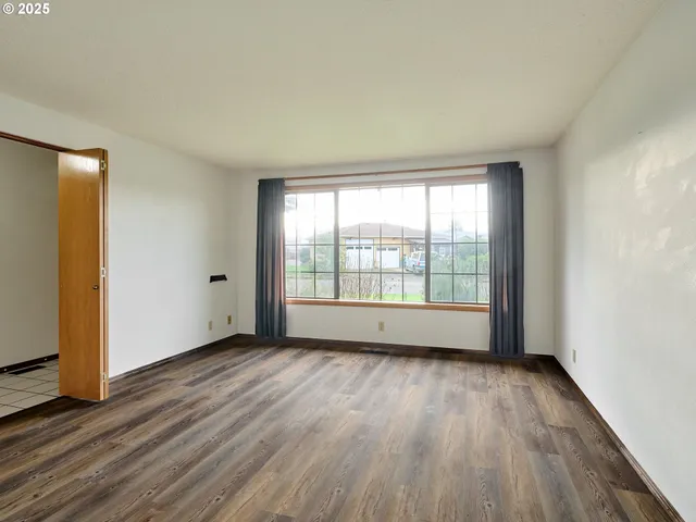 $422,000 | 2135 Country Club Terrace, Woodburn, OR 97071