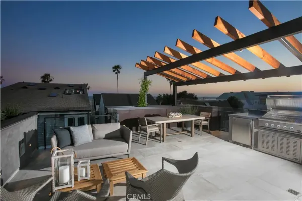 $11,750 | 1139 West Balboa Boulevard, Newport Beach, CA 92661