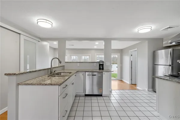 $399,900 | 290 County Rte 37, Central Square, NY 13036