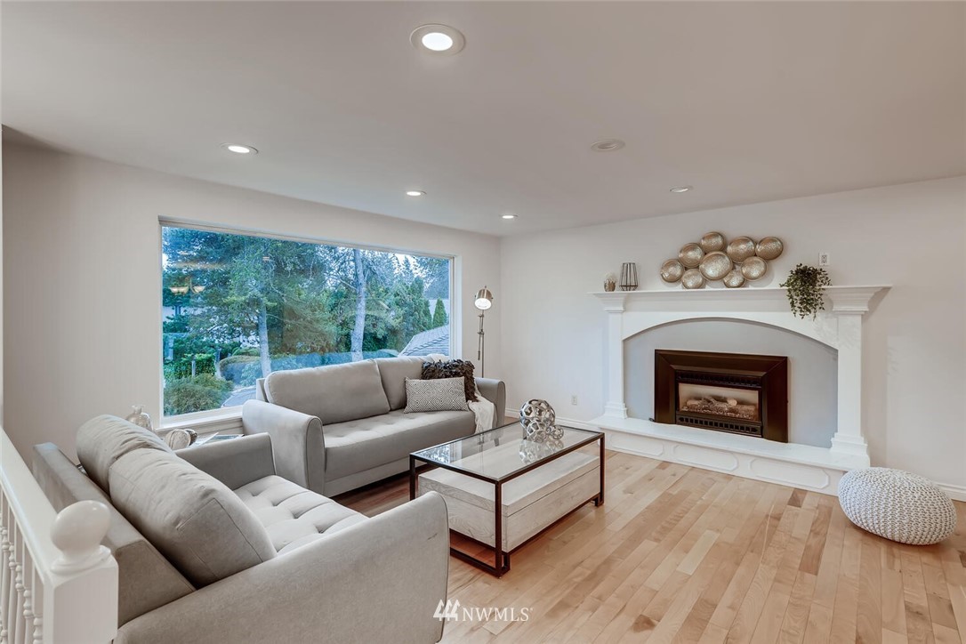 4434 Northeast 23rd Court Renton, WA 98059 - Photo 2 of 25 Gallery Image 2