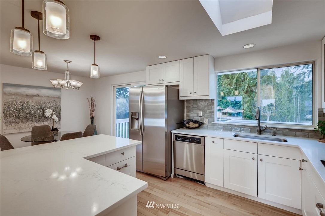 4434 Northeast 23rd Court Renton, WA 98059 - Photo 5 of 25 Gallery Image 5