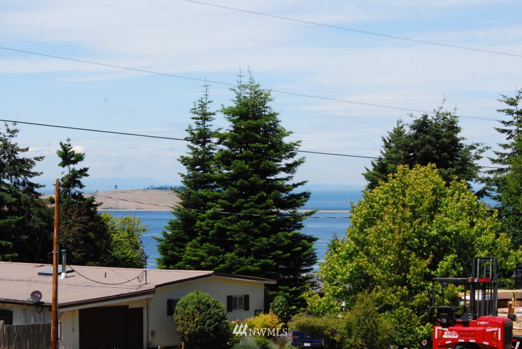 272 Goss Road Port Townsend, WA 98368 - Photo 3 of 8 Gallery Image 3