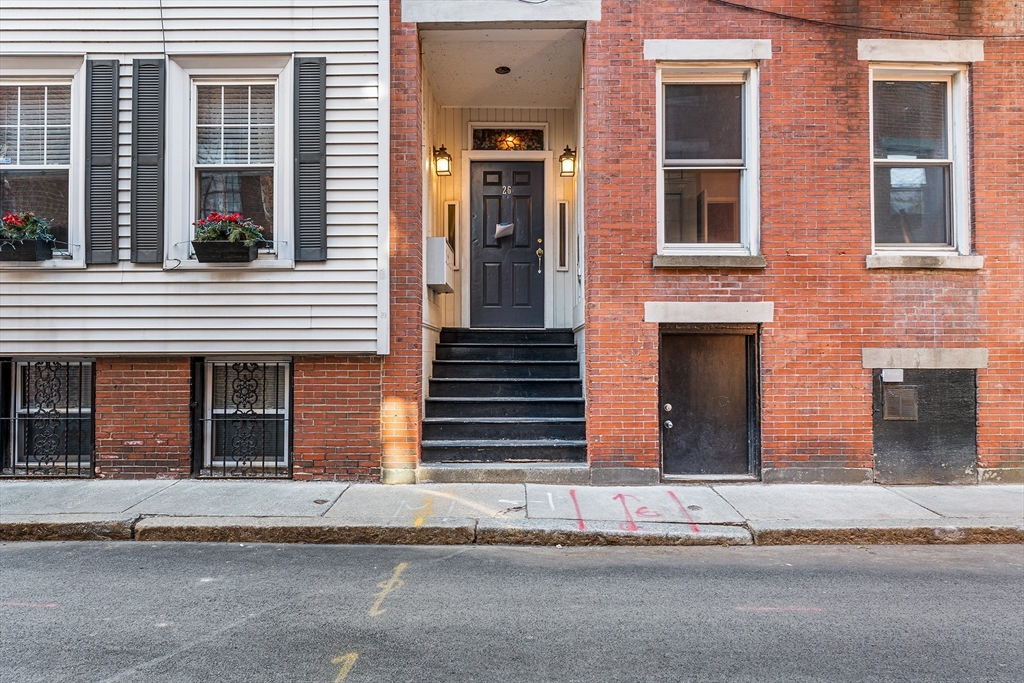 26 Unity Street, Unit 2 Boston, MA 02113 - Photo 3 of 20