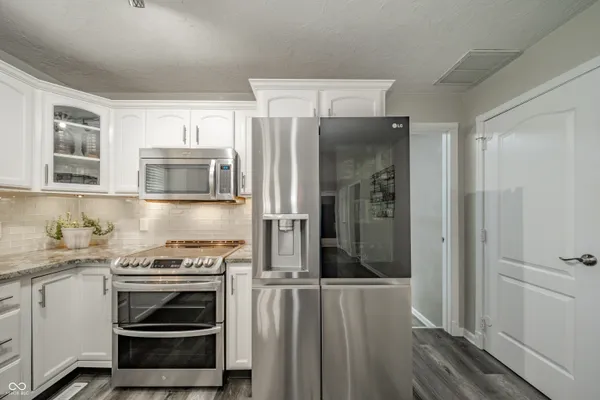 $479,900 | 6278 South Cabriolet Way, Pendleton, IN 46064