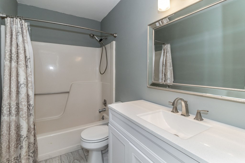 3208 Wheeler Road Augusta, GA 30909 - Photo 23 of 32 Guest bathroom