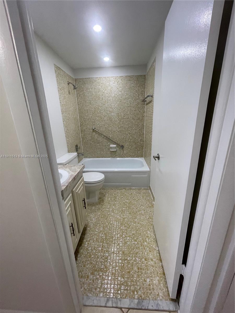 413 Saxony Way, Unit 413 Delray Beach, FL 33446 - Photo 14 of 14