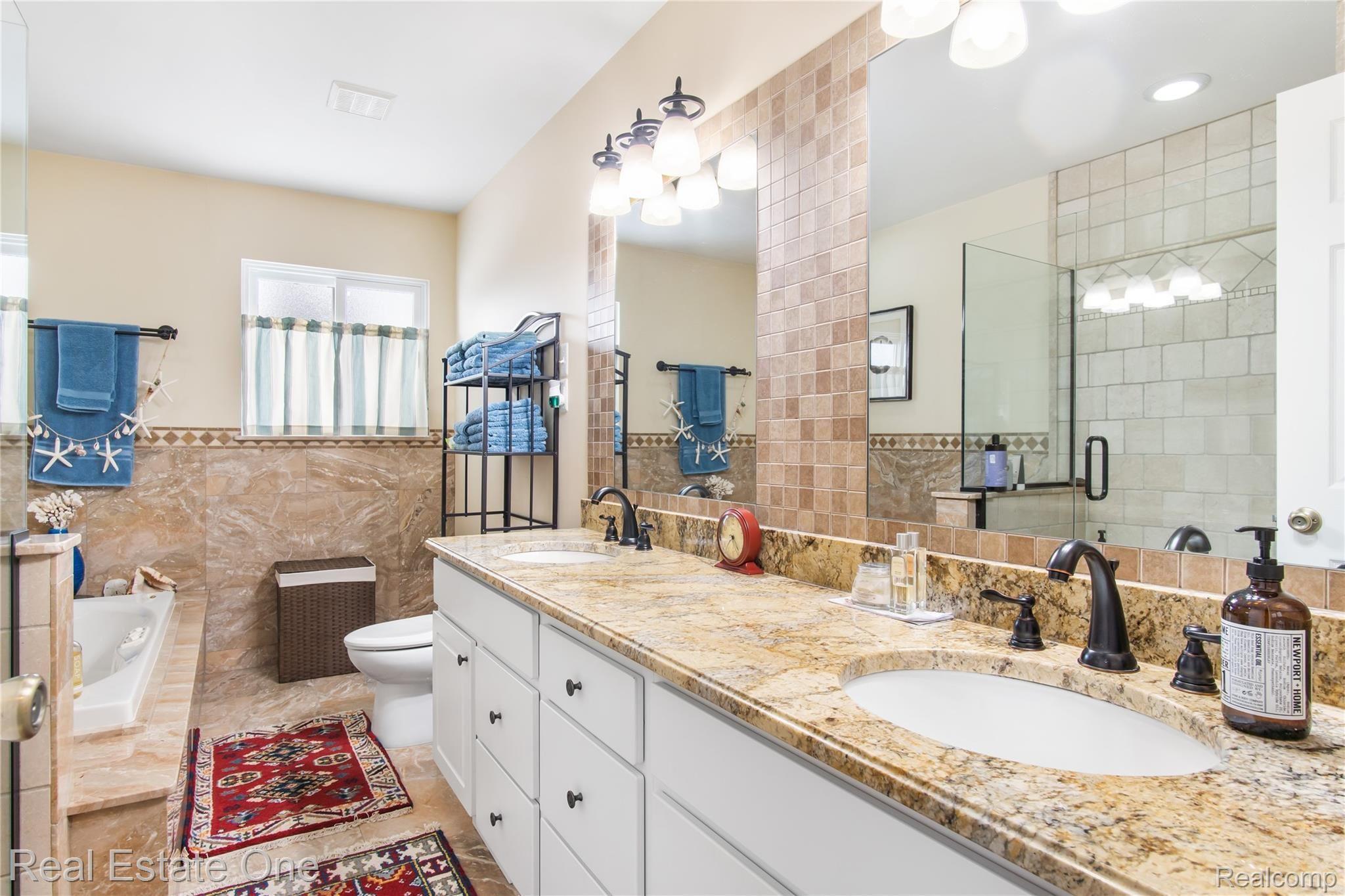 41777 Hayes Road Sterling Heights, MI 48313 - Photo 17 of 29 DSC01339.jpg