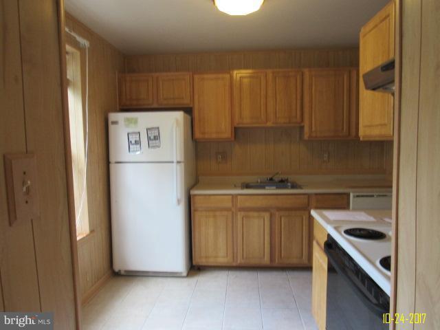 3722 Ferrara Drive, Unit 6 Silver Spring, MD 20906 - Photo 2 of 13 Kitchen