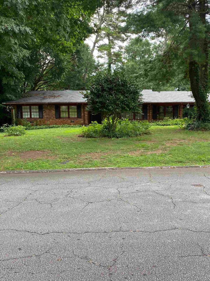 2716 Kings Park Circle Decatur, GA 30034 - Photo 1 of 1 Gallery Image 1