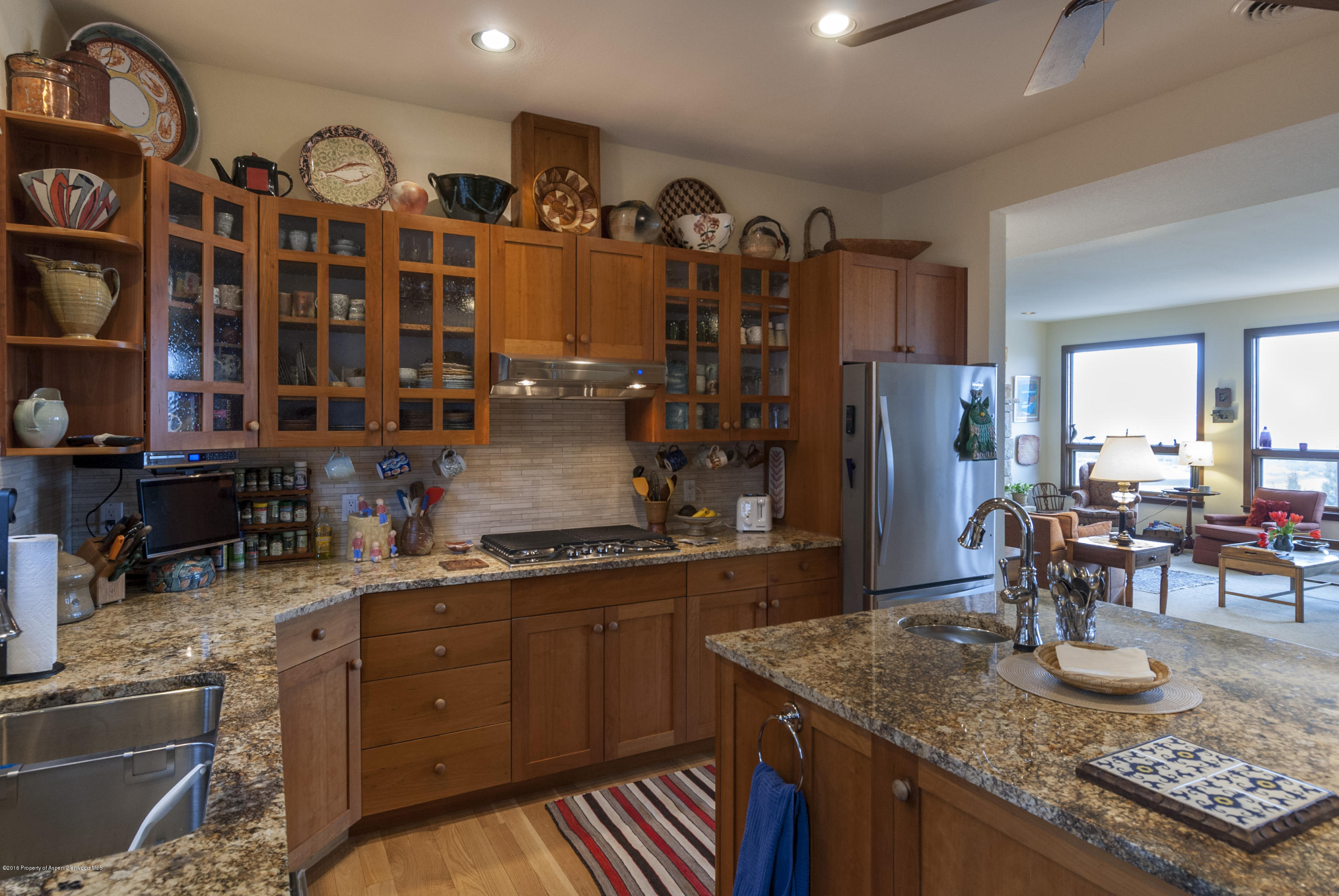 550 Wooden Deer Road Carbondale, CO 81623 - Photo 6 of 21 a kitchen with lots of counter top space