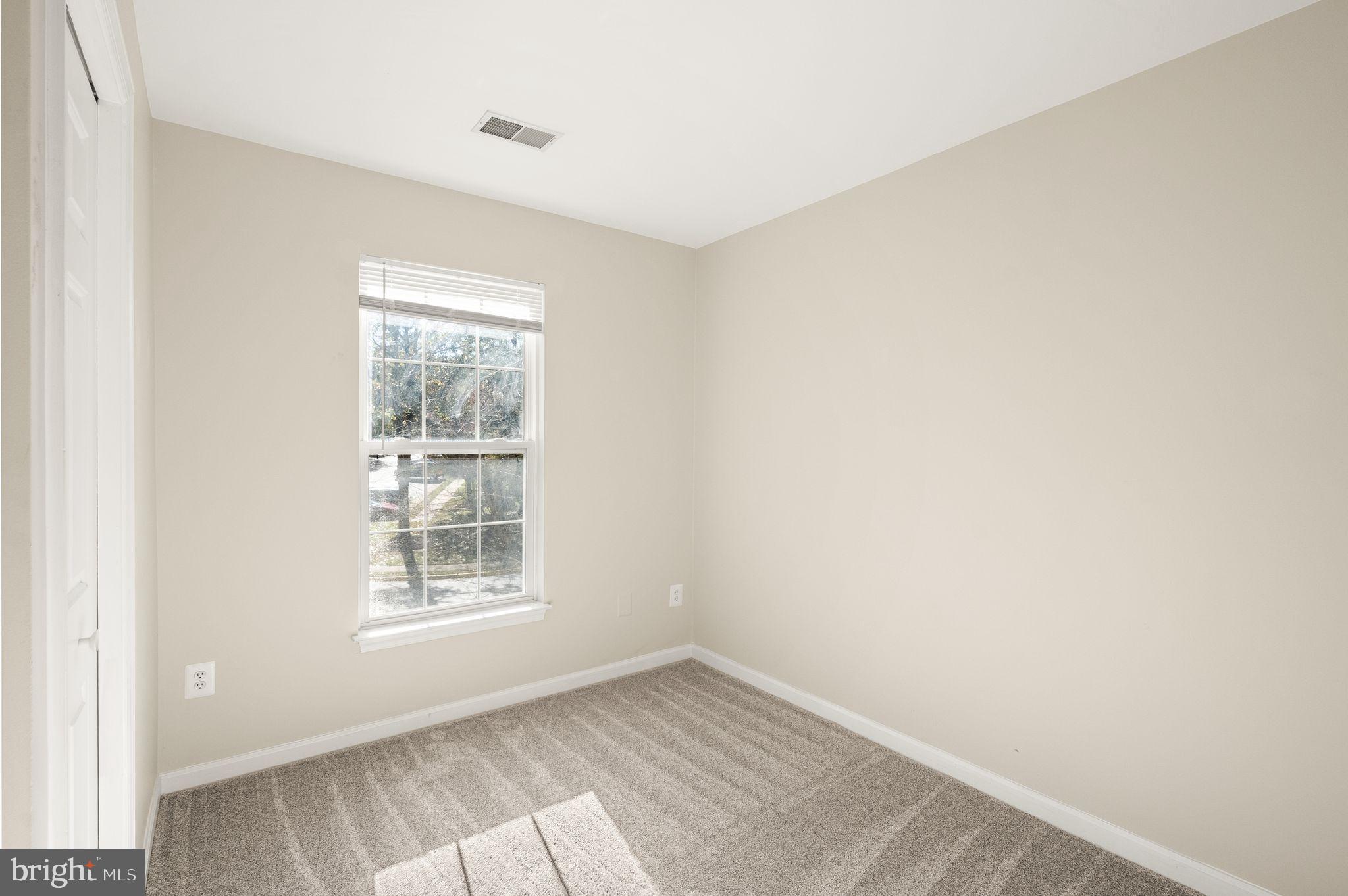 20544 Morningside Terrace Sterling, VA 20165 - Photo 37 of 54 an empty room with windows