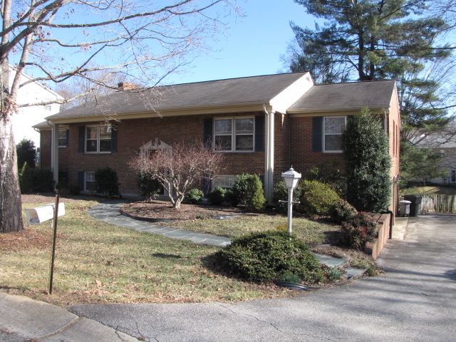 2507 Sharmar Road Roanoke, VA 24018 - Photo 1 of 42 front