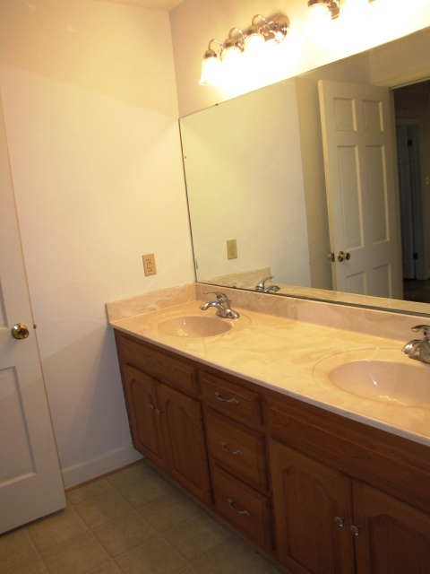 2507 Sharmar Road Roanoke, VA 24018 - Photo 22 of 42 2507 Sharmar 024