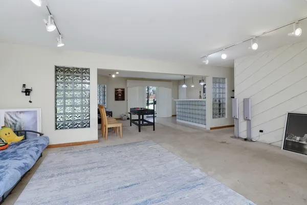 $425,000 | 1170 Lancaster Court, Hoffman Estates, IL 60169