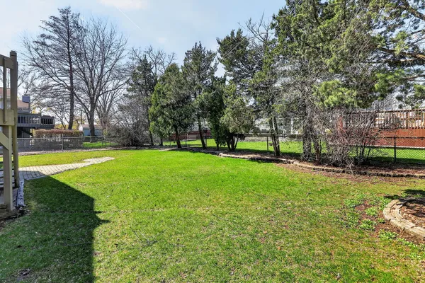 $425,000 | 1170 Lancaster Court, Hoffman Estates, IL 60169