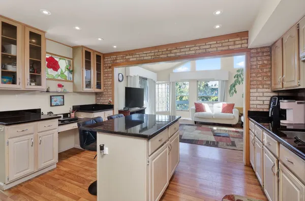 $425,000 | 1170 Lancaster Court, Hoffman Estates, IL 60169