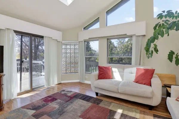 $425,000 | 1170 Lancaster Court, Hoffman Estates, IL 60169
