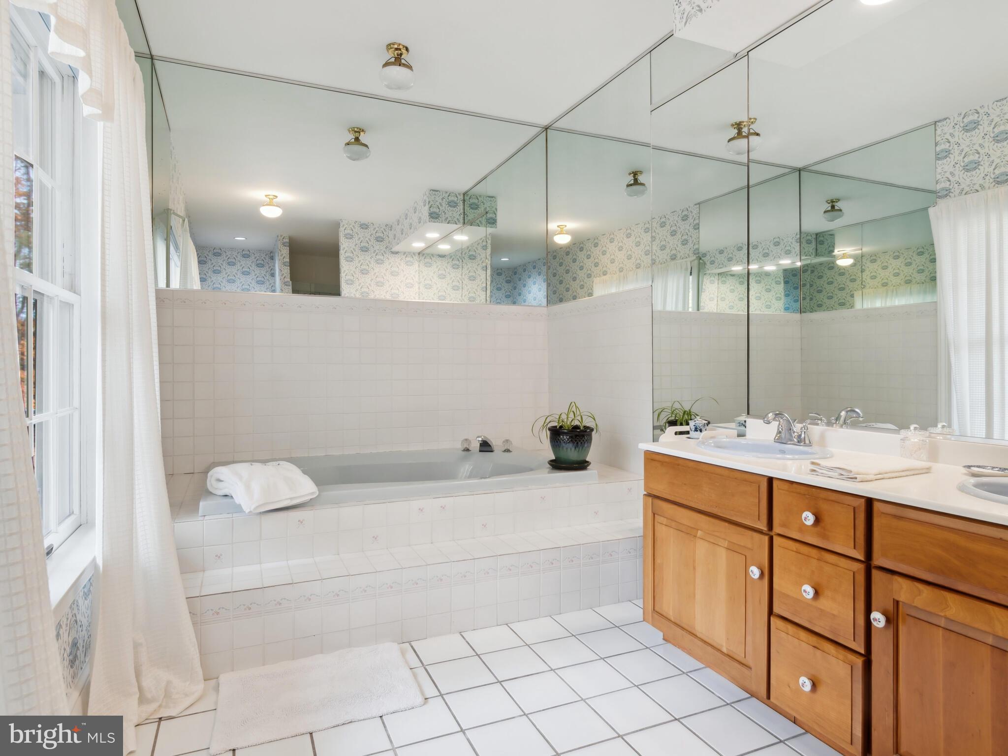9191 Deepwater Point Road St. Michaels, MD 21663 - Photo 57 of 103 Primary Bathroom