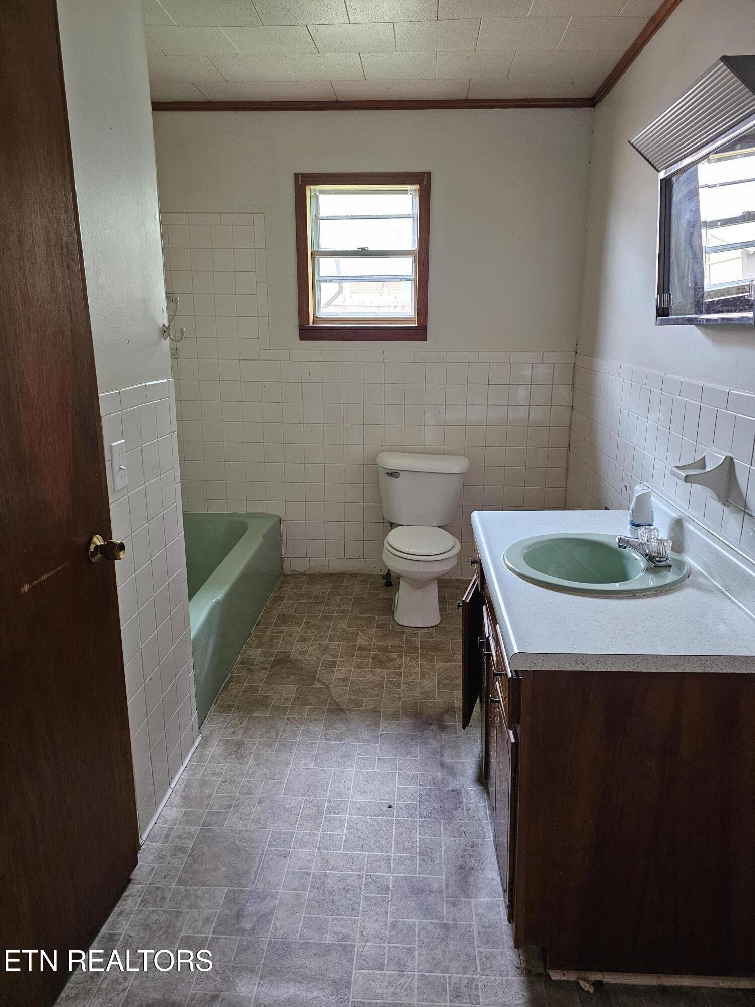 306 Wilson Hurst Street Tazewell, TN 37879 - Photo 12 of 16 20260428_132358