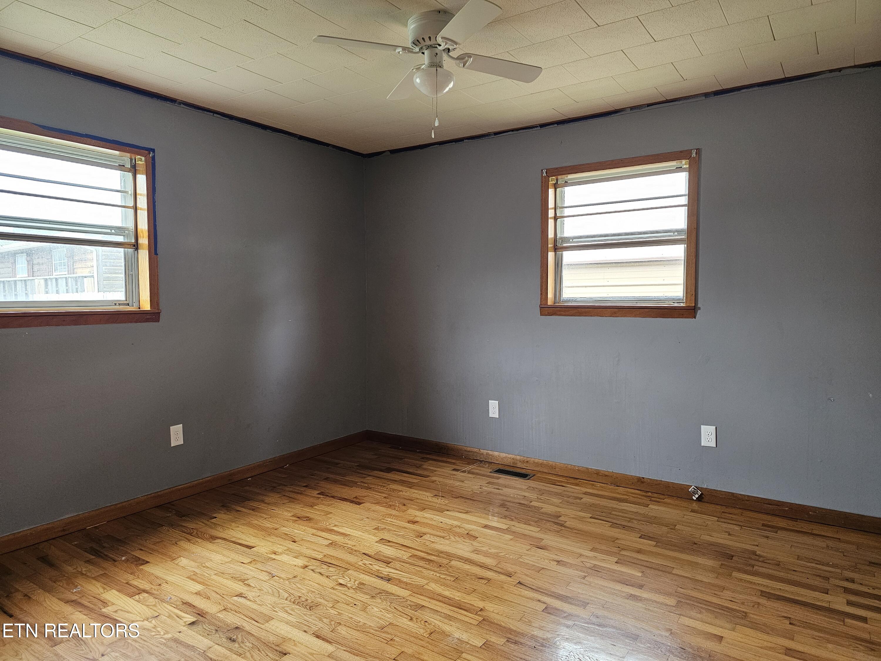 306 Wilson Hurst Street Tazewell, TN 37879 - Photo 8 of 16 20260428_132222