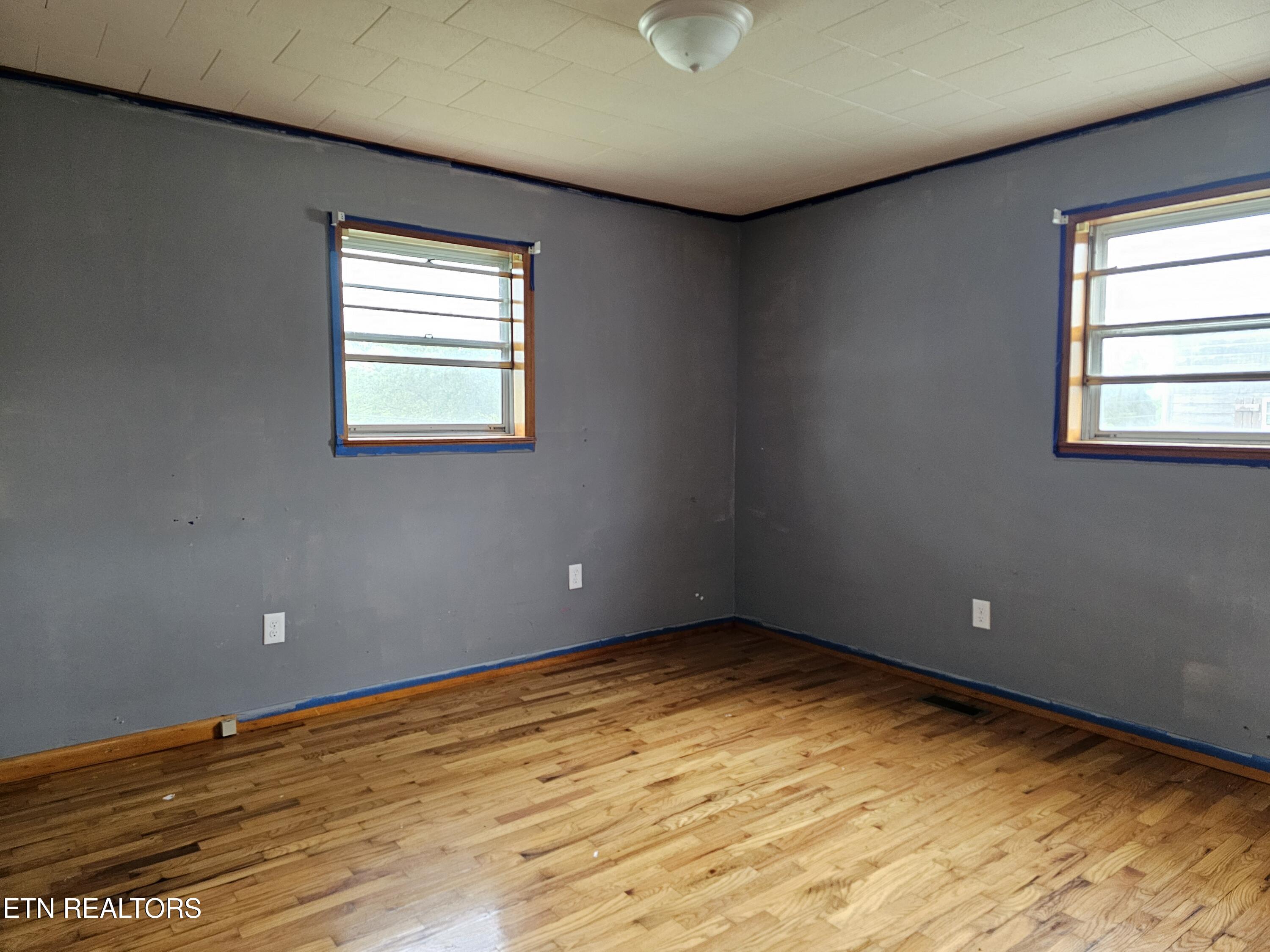 306 Wilson Hurst Street Tazewell, TN 37879 - Photo 10 of 16 20260428_132316