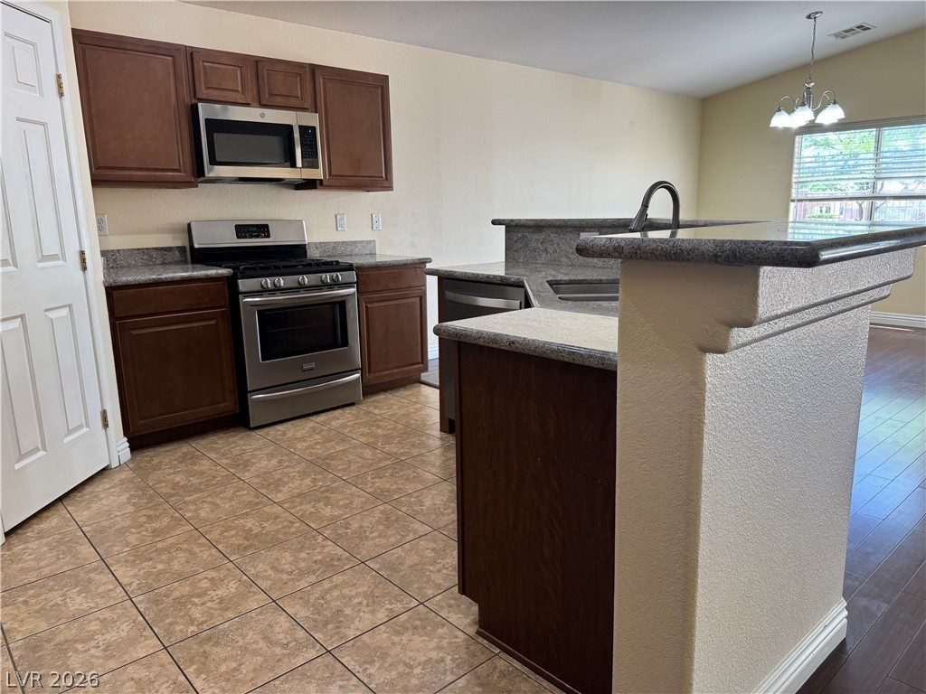 8845 Rio Grande Falls Avenue Las Vegas, NV 89178 - Photo 6 of 18