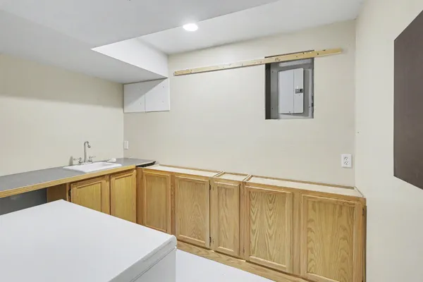 $2,200 | 3036 Forest Creek Court, Ann Arbor, MI 48108