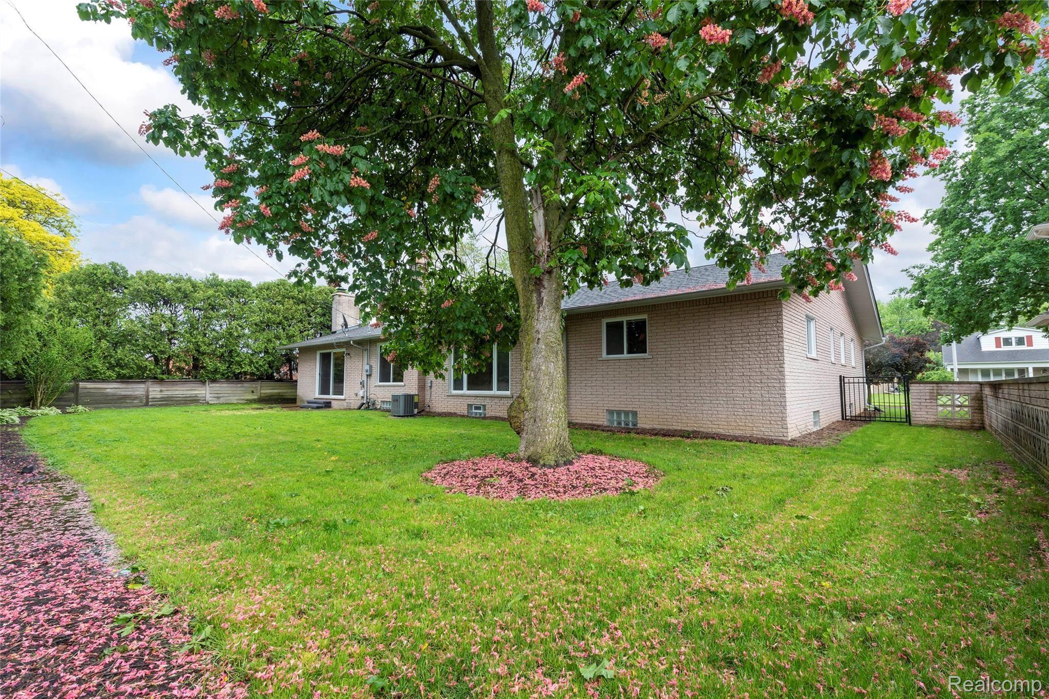 750 Canterbury Road Grosse Pointe, MI 48236 - Photo 45 of 47 Backyard
