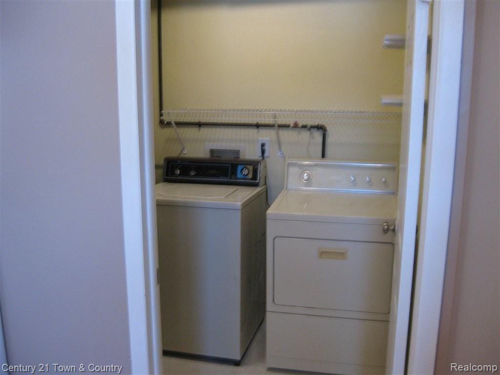 1578 O'Neil Circle, Unit 146 Rochester, MI 48307 - Photo 11 of 14 LAUNDRY