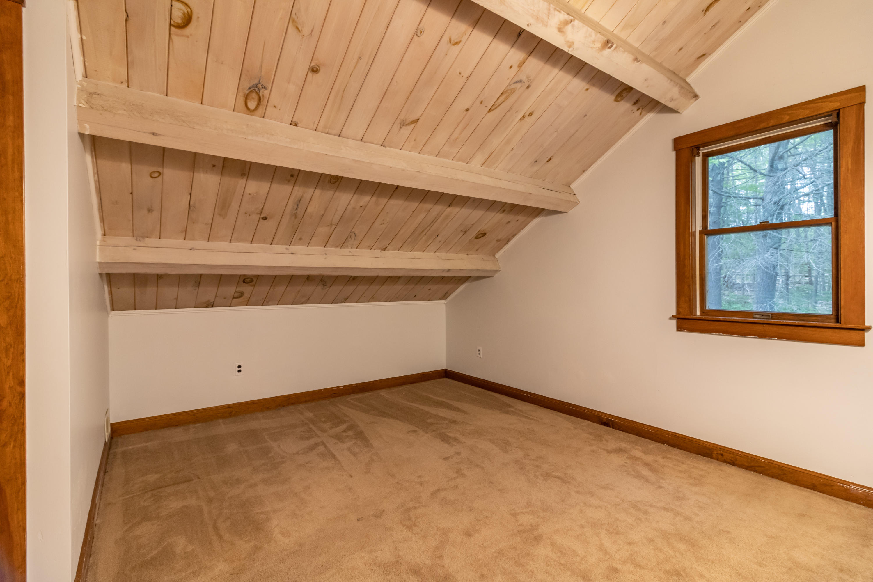 39 West Swanville Road Belfast, ME 04915 - Photo 29 of 36 39 W Swanville Road Interiors-16