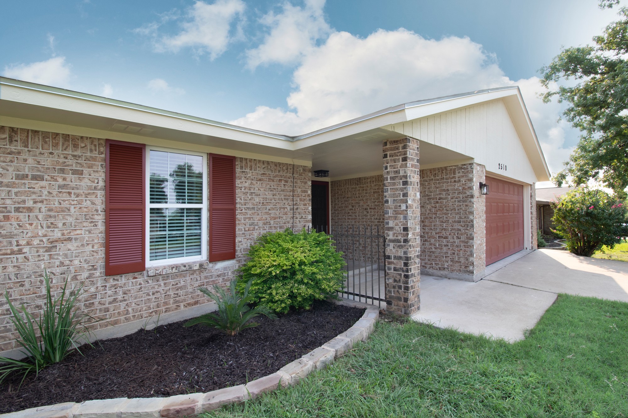 2510 Bunker Hill Drive Temple, TX 76504 - Photo 3 of 30 a front view of a house with a yard