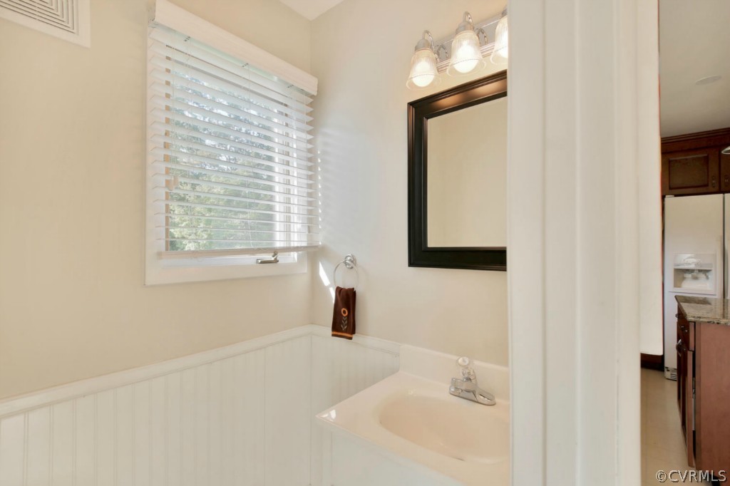 3509 Stoney Ridge Road Midlothian, VA 23112 - Photo 15 of 24 a bathroom with a bathtub and a shower