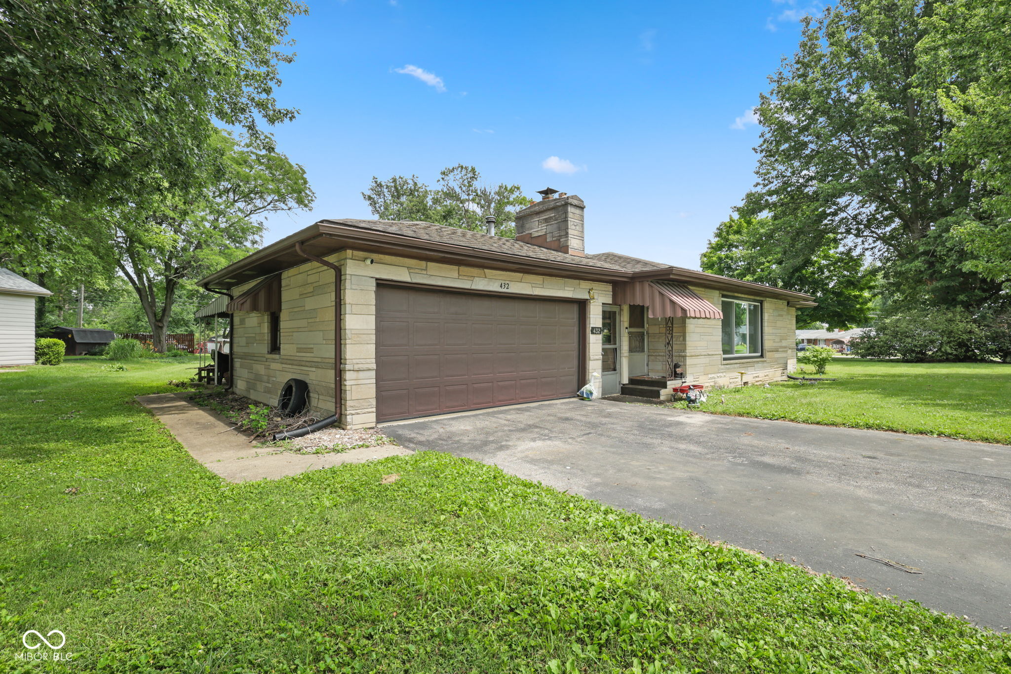 432 Lockerbie Road Shelbyville, IN 46176 - Photo 3 of 32