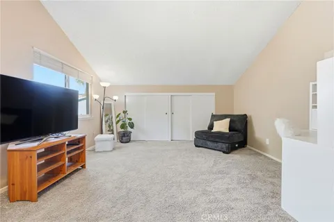 $949,999 | 23943 Vía Flamenco, Valencia, CA 91355