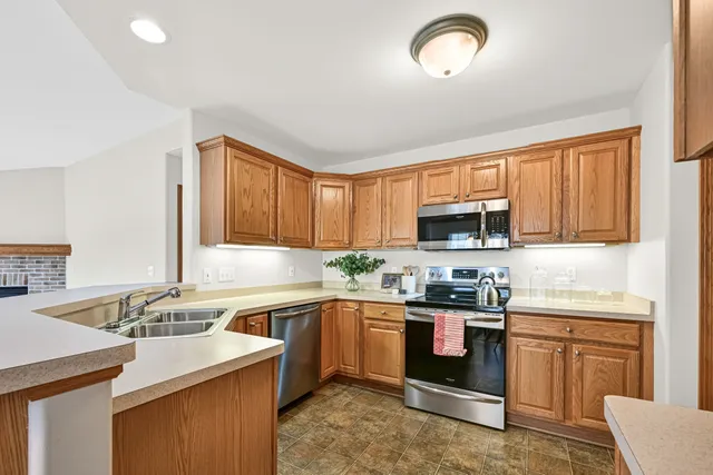 $399,900 | N57-w24116 North Sycamore Circle, Sussex, WI 53089