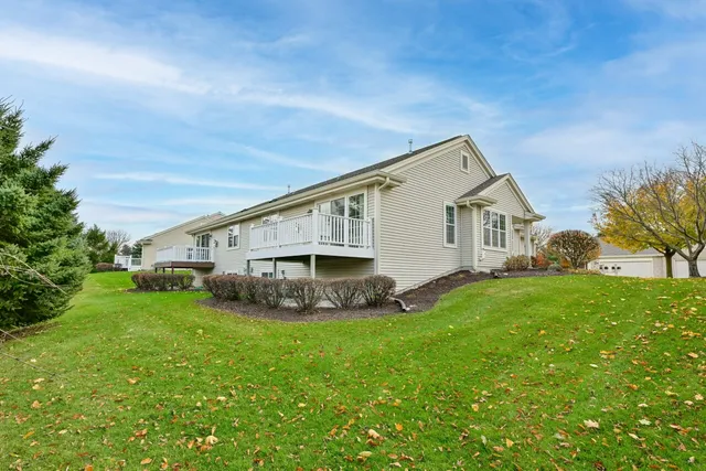 $399,900 | N57-w24116 North Sycamore Circle, Sussex, WI 53089